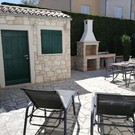 Apartments Adrijana Malinska Esterno foto