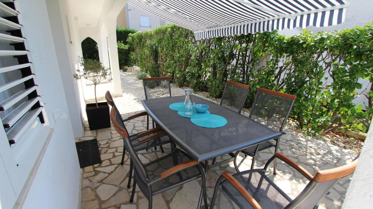 Apartments Adrijana Malinska Esterno foto