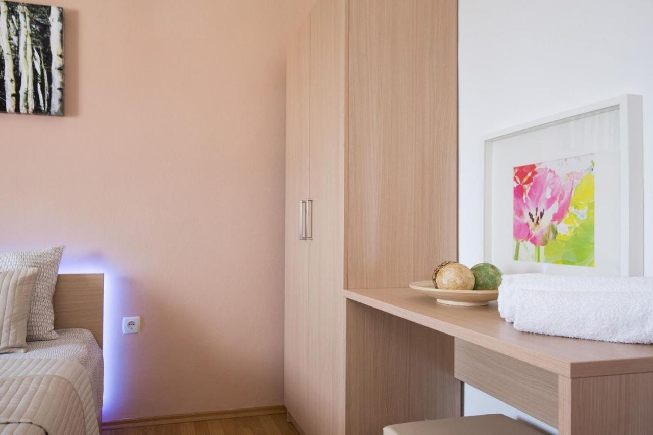 Apartments Adrijana Malinska Esterno foto