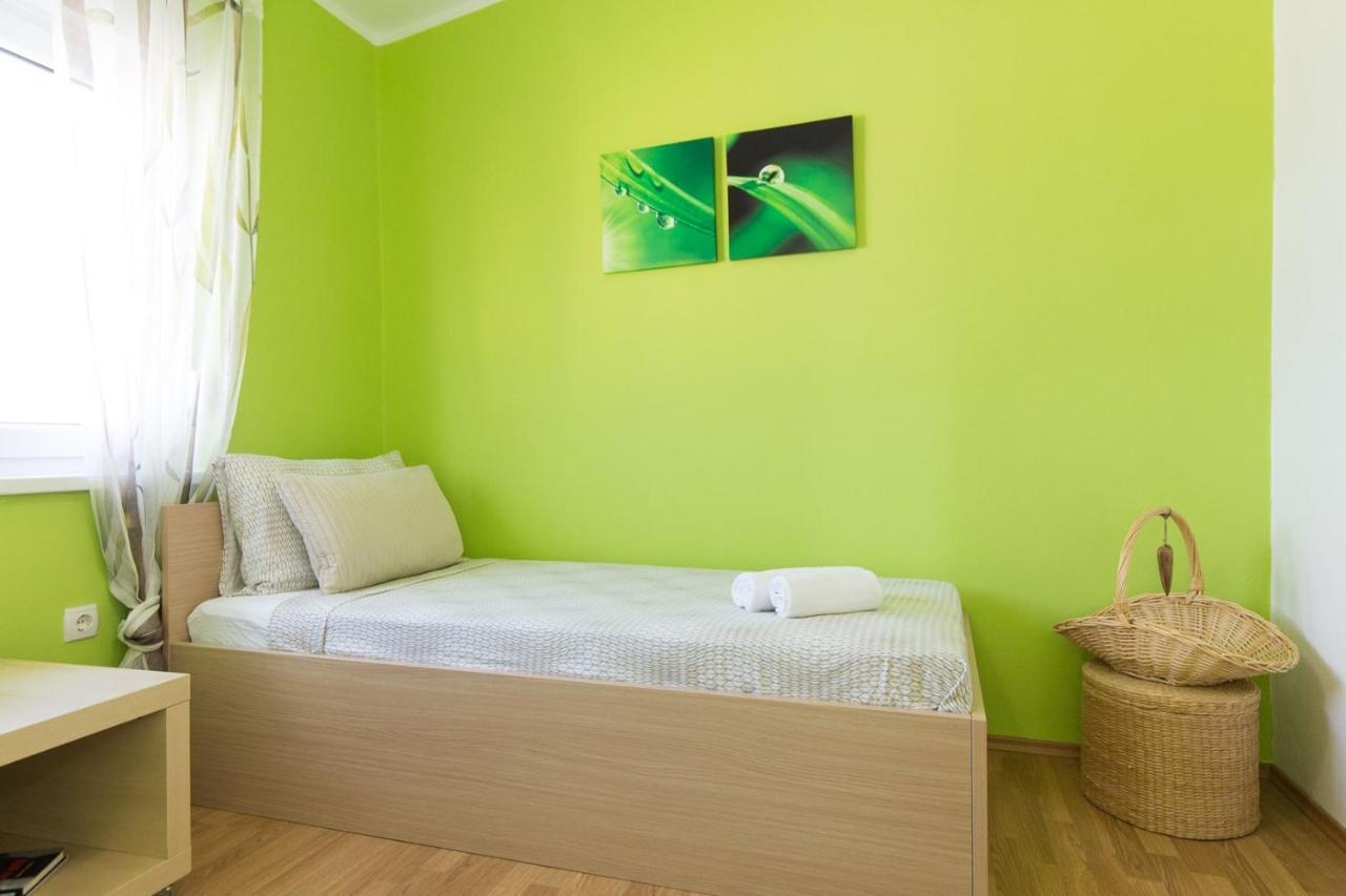 Apartments Adrijana Malinska Esterno foto