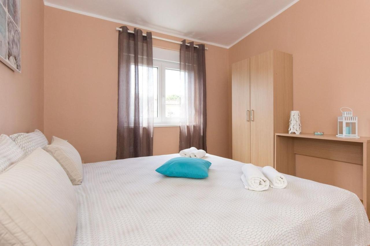 Apartments Adrijana Malinska Esterno foto