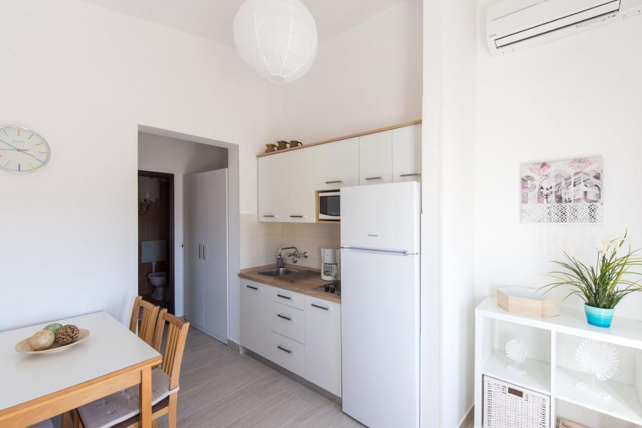 Apartments Adrijana Malinska Esterno foto