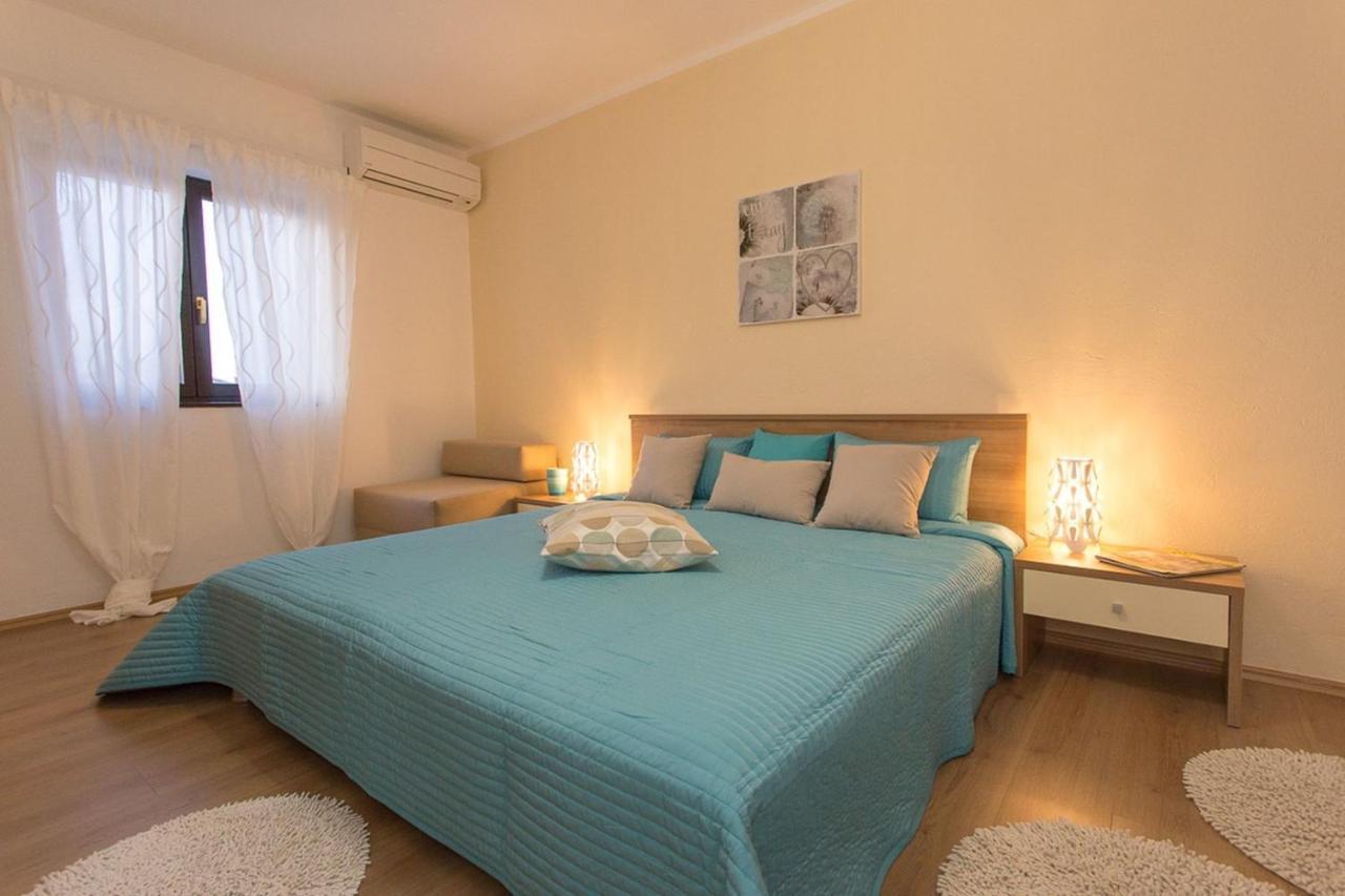 Apartments Adrijana Malinska Esterno foto