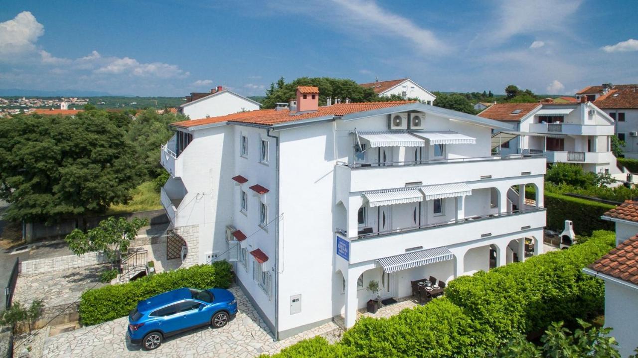 Apartments Adrijana Malinska Esterno foto