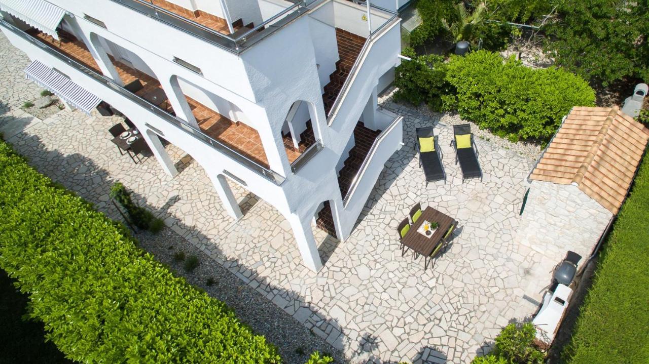 Apartments Adrijana Malinska Esterno foto